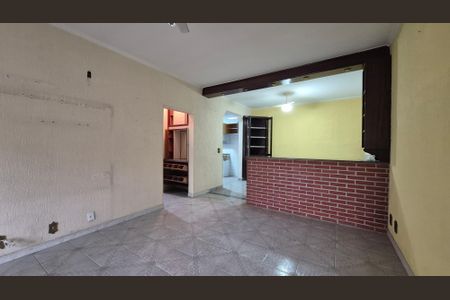 Casa à venda com 125m², 1 quarto e 2 vagasSala