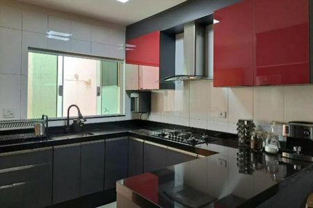 Casa à venda com 84m², 3 quartos e 2 vagas
