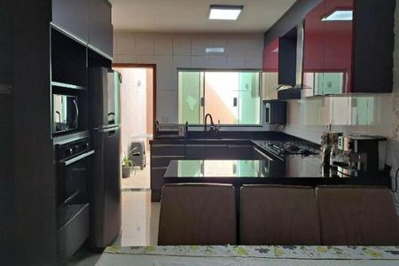 Casa à venda com 84m², 3 quartos e 2 vagas