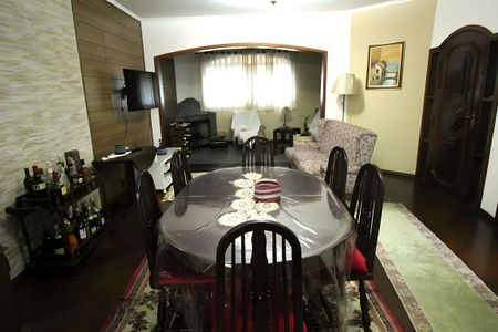 Casa à venda com 362m², 3 quartos e 3 vagas
