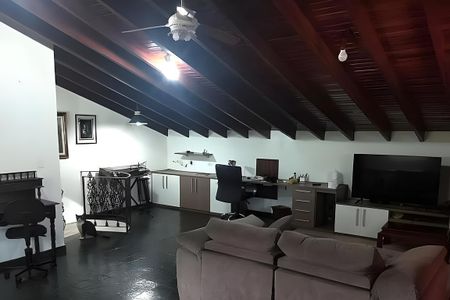 Casa à venda com 362m², 3 quartos e 3 vagas