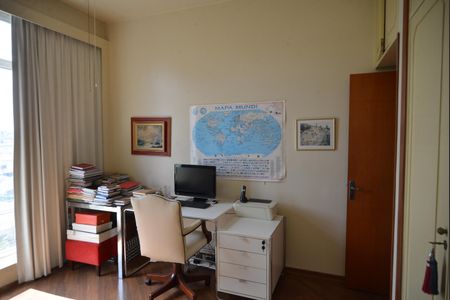 Apartamento à venda com 169m², 3 quartos e 1 vagaQuarto 2