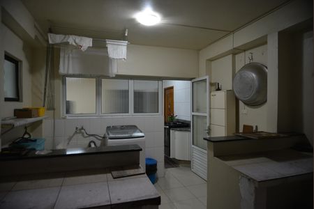 Apartamento à venda com 169m², 3 quartos e 1 vagaÁrea de Serviço