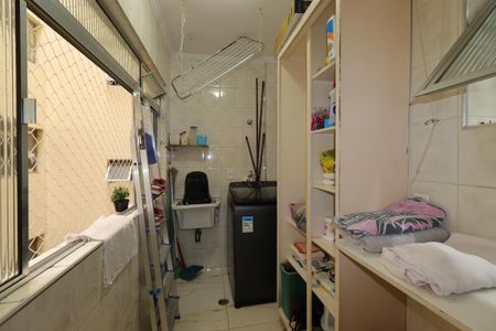 Apartamento à venda com 63m², 2 quartos e 1 vagaÁrea de Serviço