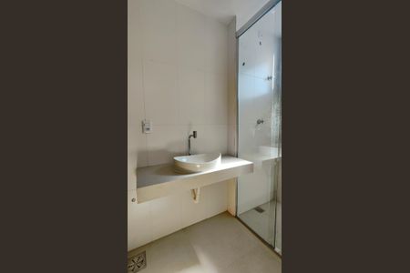 Apartamento à venda com 121m², 2 quartos e 2 vagasBanheiro da Suíte 