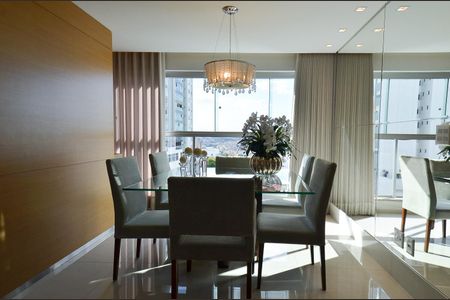 Apartamento à venda com 192m², 4 quartos e 3 vagas Apartamento à venda com 192m², 4 quartos e 3 vagasSala de Jantar