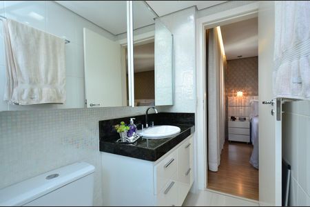 Apartamento à venda com 192m², 4 quartos e 3 vagas Apartamento à venda com 192m², 4 quartos e 3 vagasBanheiro Suite