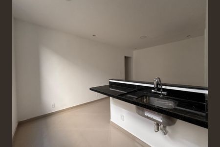 Apartamento à venda com 47m², 1 quarto e sem vaga Apartamento à venda com 47m², 1 quarto e sem vagaCozinha e Área de Serviço