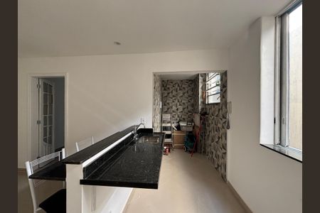 Apartamento à venda com 47m², 1 quarto e sem vaga Apartamento à venda com 47m², 1 quarto e sem vagaCozinha e Área de Serviço