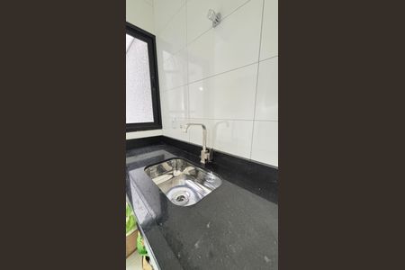 Casa à venda com 110m², 2 quartos e 2 vagas Casa à venda com 110m², 2 quartos e 2 vagasCozinha