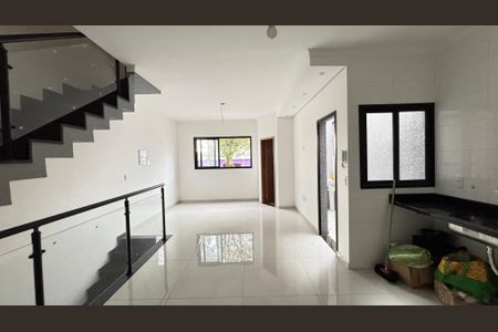 Casa à venda com 110m², 2 quartos e 2 vagas Casa à venda com 110m², 2 quartos e 2 vagasSala de Jantar