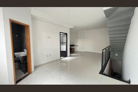 Casa à venda com 110m², 2 quartos e 2 vagas Casa à venda com 110m², 2 quartos e 2 vagasSala de Jantar