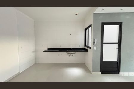 Casa à venda com 111m², 2 quartos e 2 vagas Casa à venda com 111m², 2 quartos e 2 vagasSala