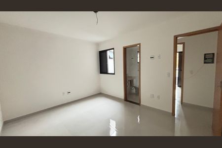 Casa à venda com 111m², 2 quartos e 2 vagas Casa à venda com 111m², 2 quartos e 2 vagasSuite
