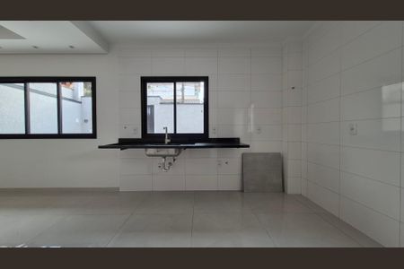 Casa à venda com 77m², 2 quartos e 2 vagas Casa à venda com 77m², 2 quartos e 2 vagasCozinha