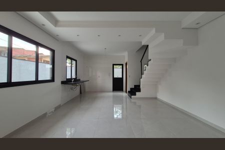 Casa à venda com 77m², 2 quartos e 2 vagas Casa à venda com 77m², 2 quartos e 2 vagasSala