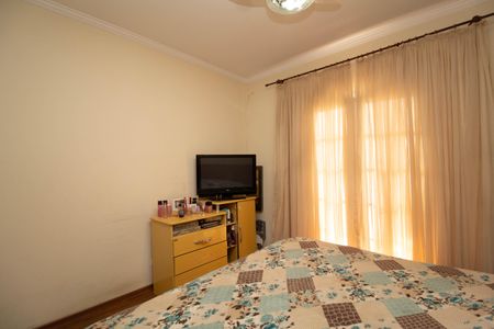 Casa à venda com 334m², 3 quartos e 4 vagas Casa à venda com 334m², 3 quartos e 4 vagasQuarto 2 - Suíte