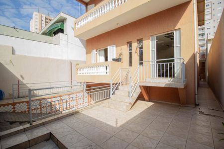 Casa à venda com 334m², 3 quartos e 4 vagas Casa à venda com 334m², 3 quartos e 4 vagasQuintal