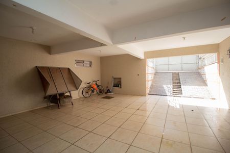 Casa à venda com 334m², 3 quartos e 4 vagas Casa à venda com 334m², 3 quartos e 4 vagasGaragem