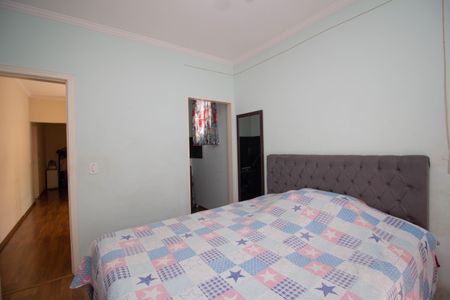 Casa à venda com 334m², 3 quartos e 4 vagas Casa à venda com 334m², 3 quartos e 4 vagasQuarto 1