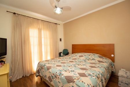 Casa à venda com 334m², 3 quartos e 4 vagas Casa à venda com 334m², 3 quartos e 4 vagasQuarto 2 - Suíte