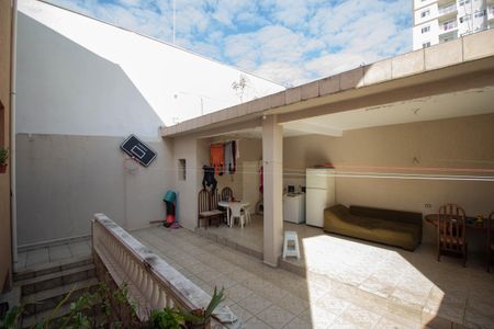 Casa à venda com 334m², 3 quartos e 4 vagas Casa à venda com 334m², 3 quartos e 4 vagasQuintal