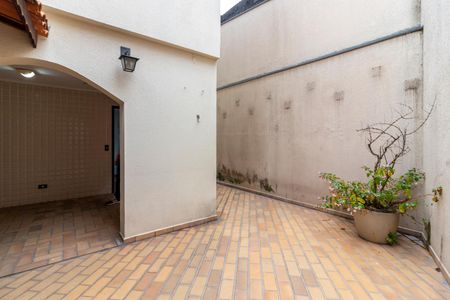 Casa à venda com 270m², 3 quartos e 3 vagas Casa à venda com 270m², 3 quartos e 3 vagasQuintal