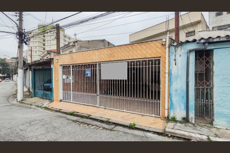 Casa à venda com 270m², 3 quartos e 3 vagas Casa à venda com 270m², 3 quartos e 3 vagasFachada