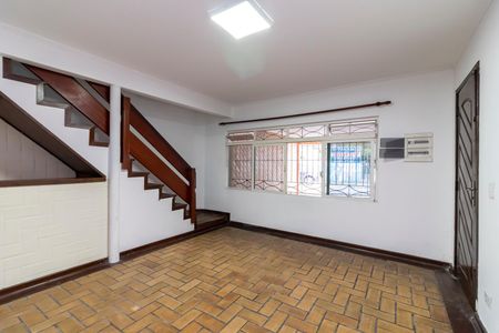 Casa à venda com 270m², 3 quartos e 3 vagas Casa à venda com 270m², 3 quartos e 3 vagasSala