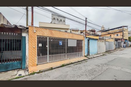 Casa à venda com 270m², 3 quartos e 3 vagas Casa à venda com 270m², 3 quartos e 3 vagasFachada