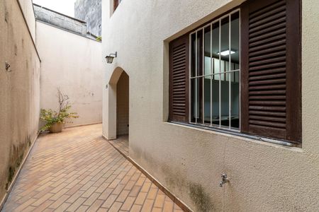 Casa à venda com 270m², 3 quartos e 3 vagas Casa à venda com 270m², 3 quartos e 3 vagasQuintal
