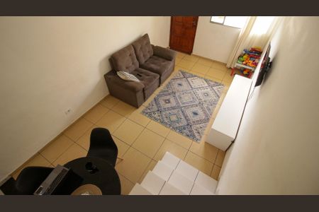 Casa à venda com 75m², 2 quartos e 2 vagasSala