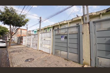 Casa à venda com 75m², 2 quartos e 2 vagasFachada