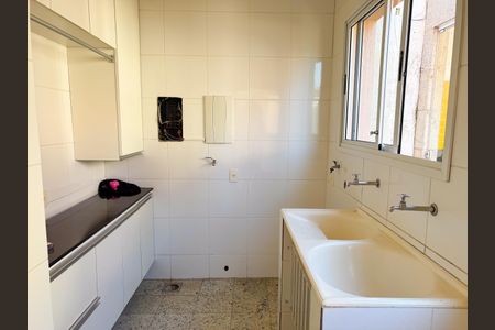 Casa à venda com 300m², 3 quartos e 2 vagas Casa à venda com 300m², 3 quartos e 2 vagasÁrea de Serviço