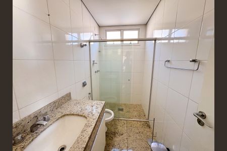 Casa à venda com 300m², 3 quartos e 2 vagas Casa à venda com 300m², 3 quartos e 2 vagasBanheiro