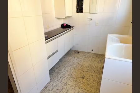 Casa à venda com 300m², 3 quartos e 2 vagas Casa à venda com 300m², 3 quartos e 2 vagasÁrea de Serviço