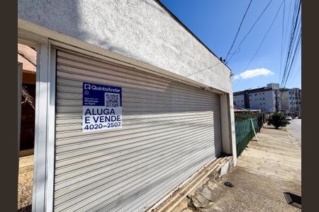 Casa à venda com 300m², 3 quartos e 2 vagas Casa à venda com 300m², 3 quartos e 2 vagasPlaca