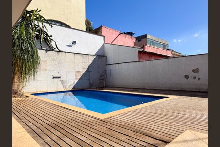 Casa à venda com 300m², 3 quartos e 2 vagas Casa à venda com 300m², 3 quartos e 2 vagasÁrea Externa