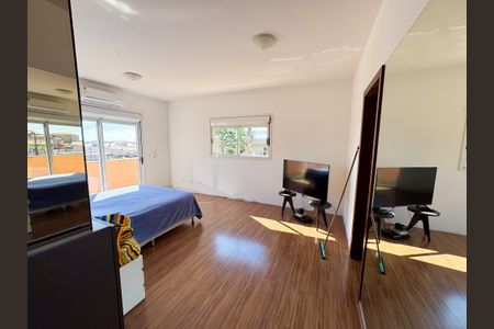 Casa à venda com 300m², 3 quartos e 2 vagas Casa à venda com 300m², 3 quartos e 2 vagasSuíte