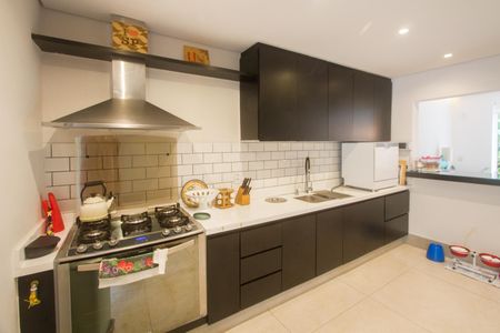 Casa à venda com 225m², 3 quartos e 2 vagas Casa à venda com 225m², 3 quartos e 2 vagasCozinha