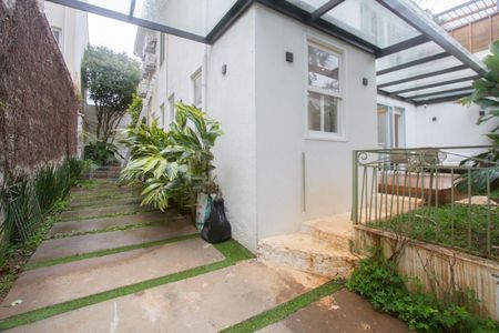 Casa à venda com 225m², 3 quartos e 2 vagas Casa à venda com 225m², 3 quartos e 2 vagasÁrea comum