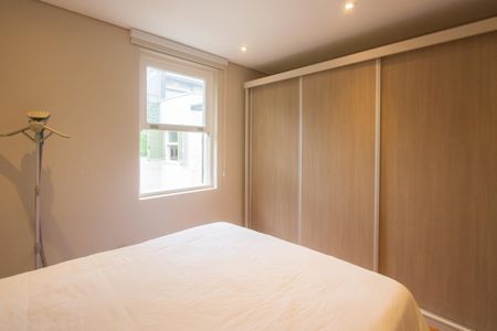 Casa à venda com 225m², 3 quartos e 2 vagas Casa à venda com 225m², 3 quartos e 2 vagasSuíte