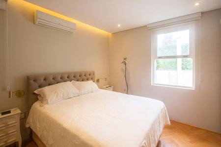 Casa à venda com 225m², 3 quartos e 2 vagas Casa à venda com 225m², 3 quartos e 2 vagasSuíte