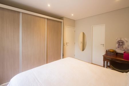 Casa à venda com 225m², 3 quartos e 2 vagas Casa à venda com 225m², 3 quartos e 2 vagasSuíte