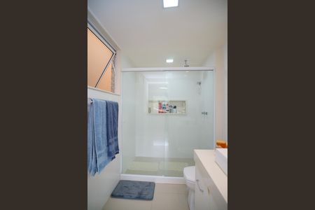 Casa à venda com 585m², 4 quartos e 3 vagas Casa à venda com 585m², 4 quartos e 3 vagasBanheiro da Suíte 1