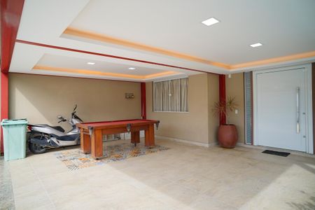 Casa à venda com 585m², 4 quartos e 3 vagas Casa à venda com 585m², 4 quartos e 3 vagasÁrea Privativa