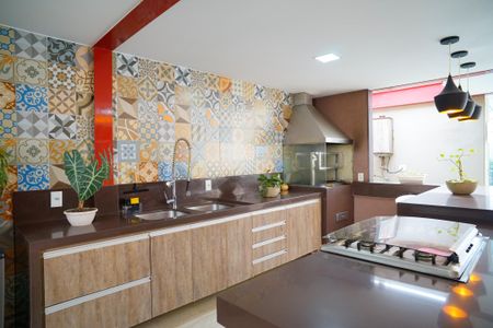 Casa à venda com 585m², 4 quartos e 3 vagas Casa à venda com 585m², 4 quartos e 3 vagasÁrea gourmet