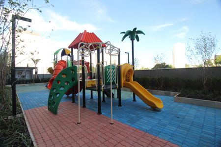 Apartamento para alugar com 93m², 3 quartos e 1 vagaÁrea comum - Playground