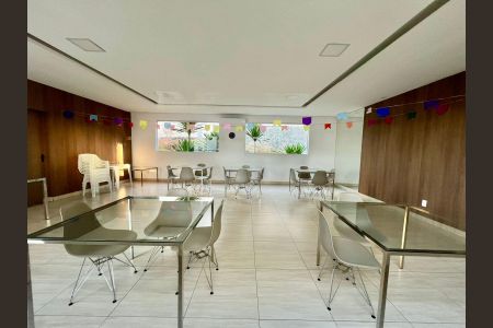 Apartamento à venda com 56m², 2 quartos e 1 vaga Apartamento à venda com 56m², 2 quartos e 1 vagaÁrea comum - Salão de festas