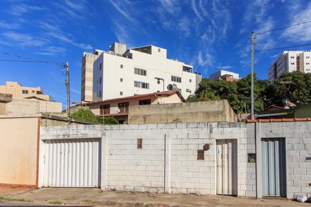 Casa à venda com 90m², 3 quartos e 2 vagasFoto 03
